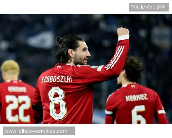 德甲焦点战曼联绝杀曼城全场沸腾争议判罚引发热议