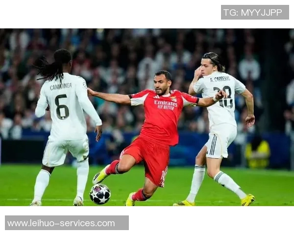 足总杯激战巴萨3-0本菲卡绝杀瞬间引发争议判罚全场沸腾